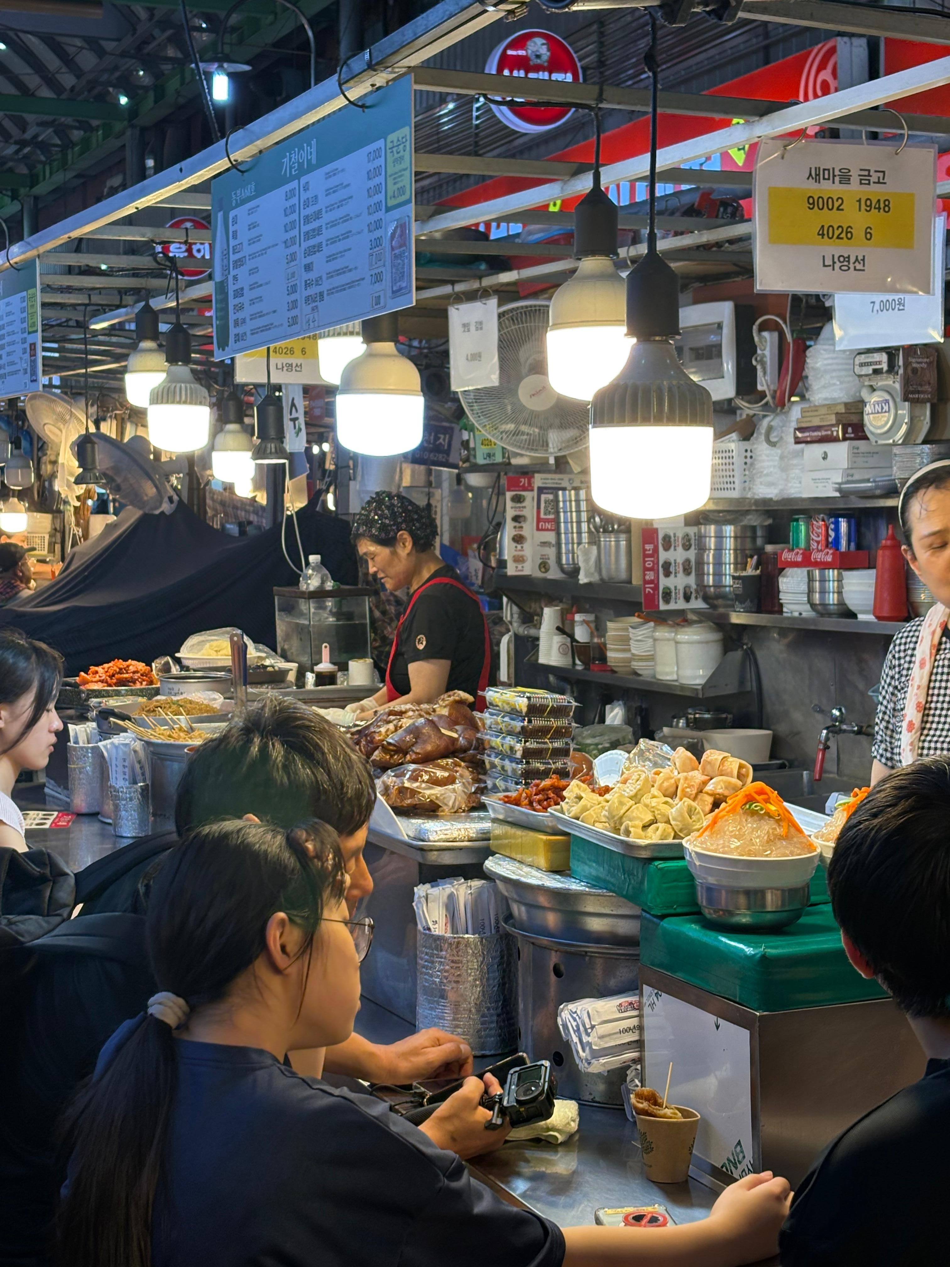 Seoul: Gwangjang Market Food Crawl & Drinking Etiquette Tour 3