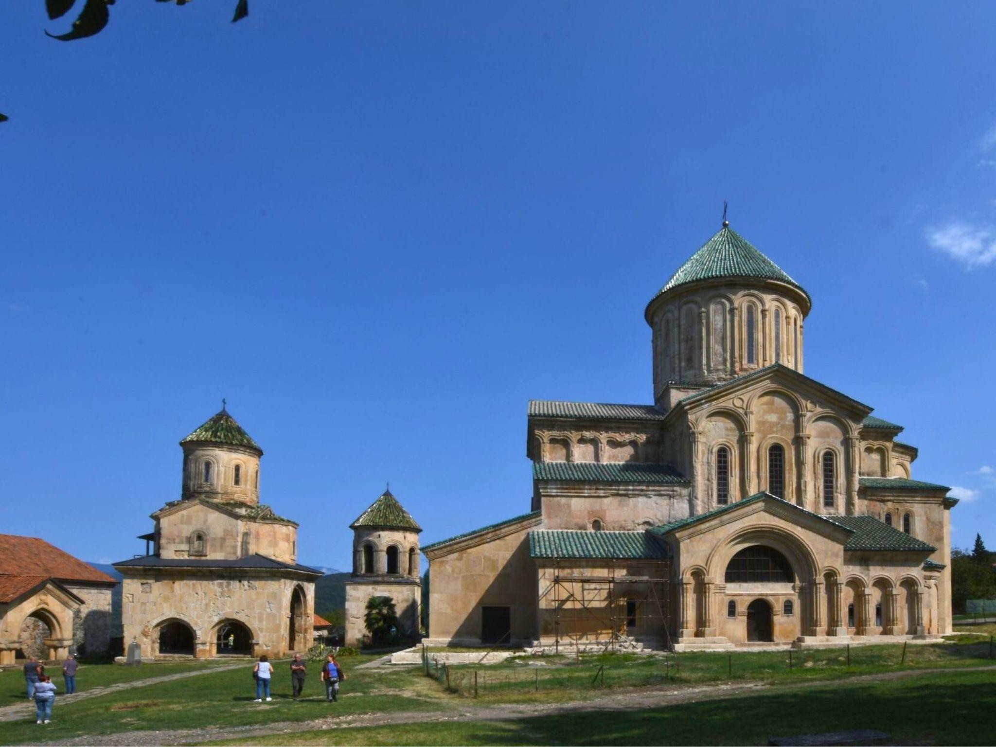 Private tour from KUTAISI: Bagrati, Gelati and Motsameta 3