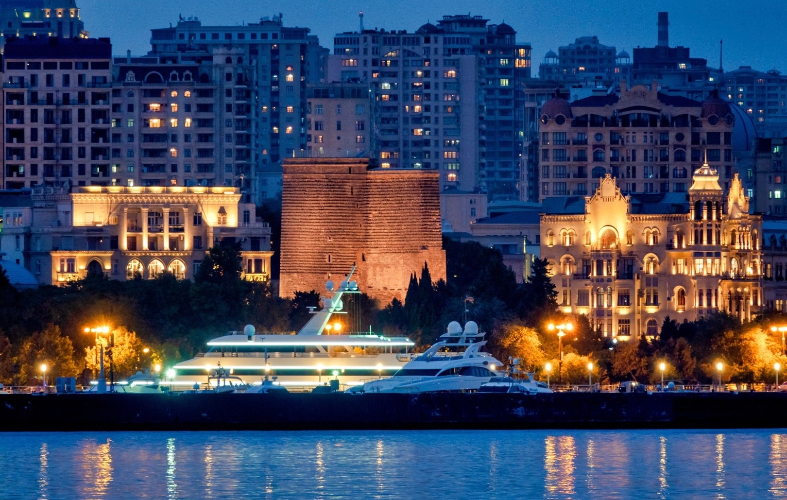 From Baku: Private Yacht Tour 2