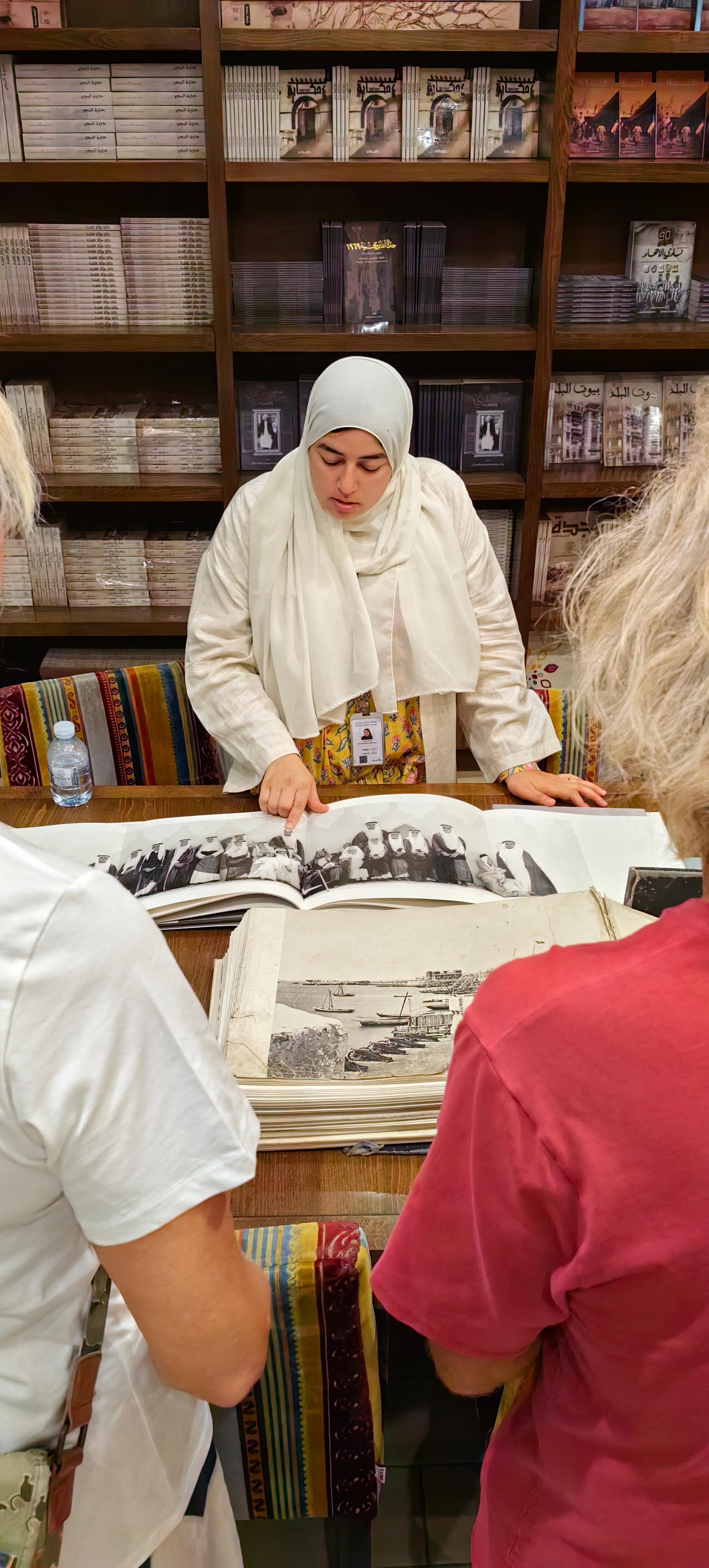 Jeddah: PRIVATE Tour Al Balad with A local Certified Guide