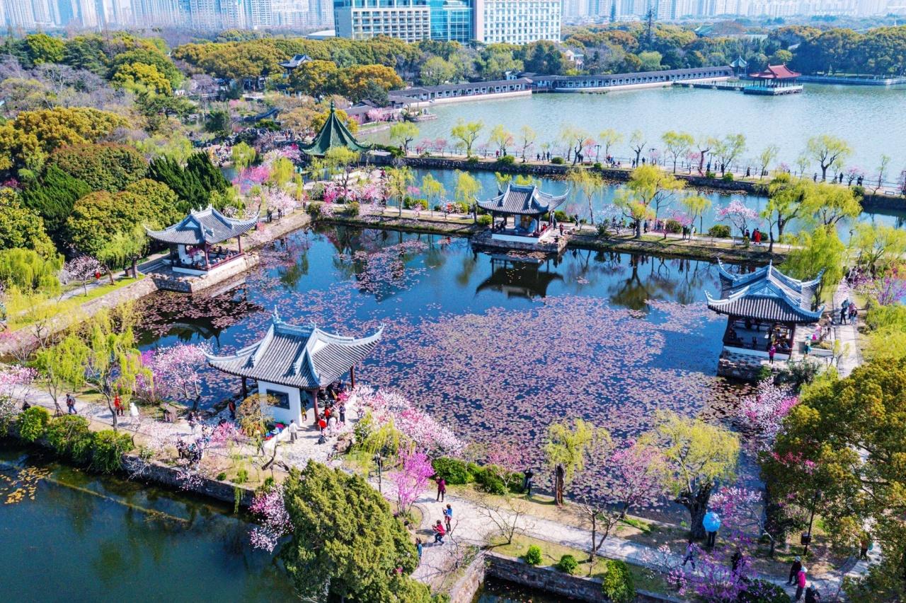 Wuxi Lihu Garden & Lake Tai: Private Day Trip from Shanghai 3