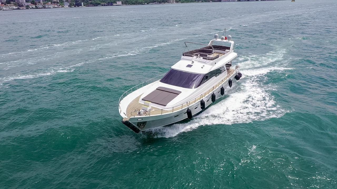 Istanbul: Bosphorus Sunset Cruise on a Luxury Yacht 3