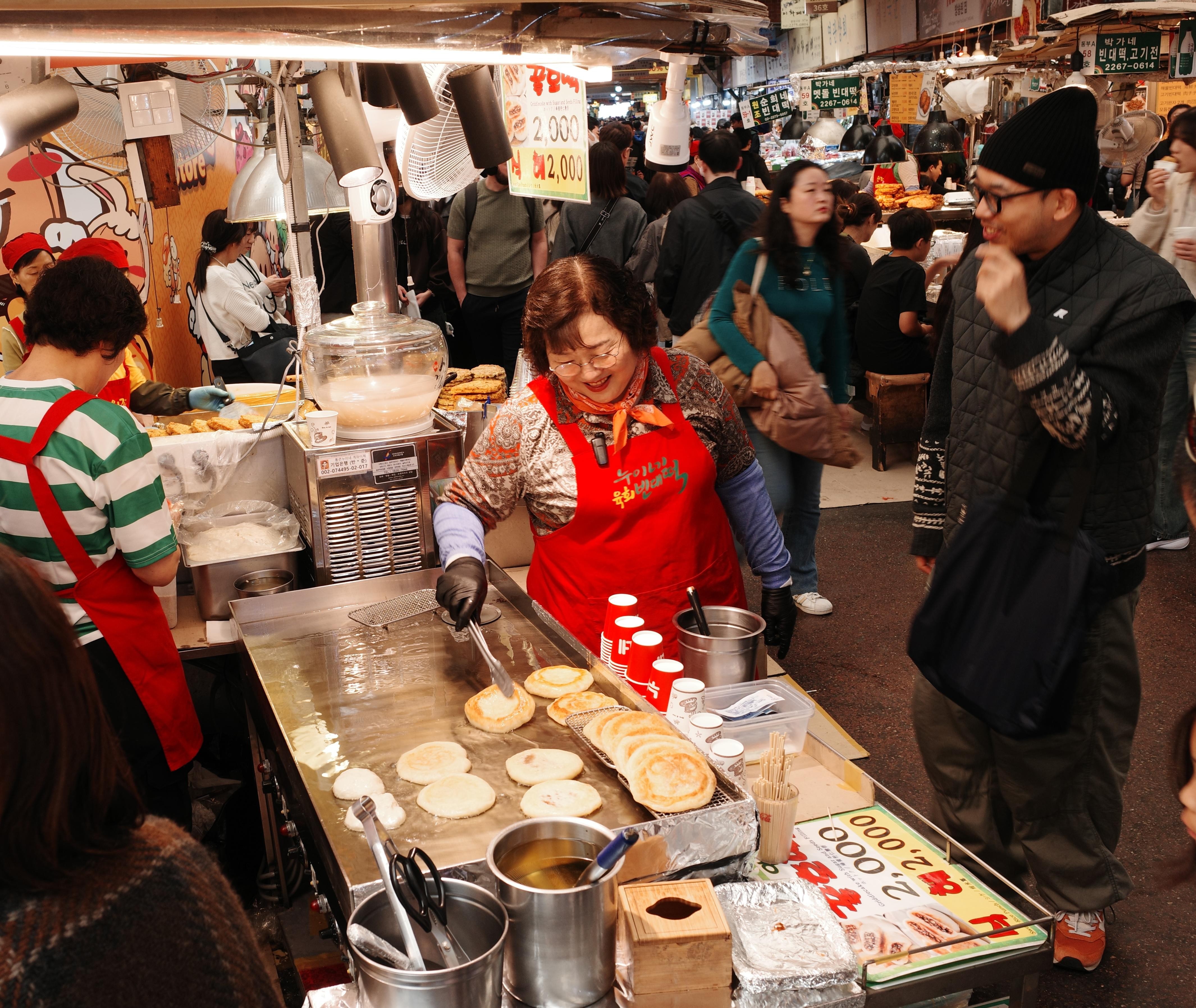 Seoul Vegan Vegetarian Market Food Tour with Temple Classics 2
