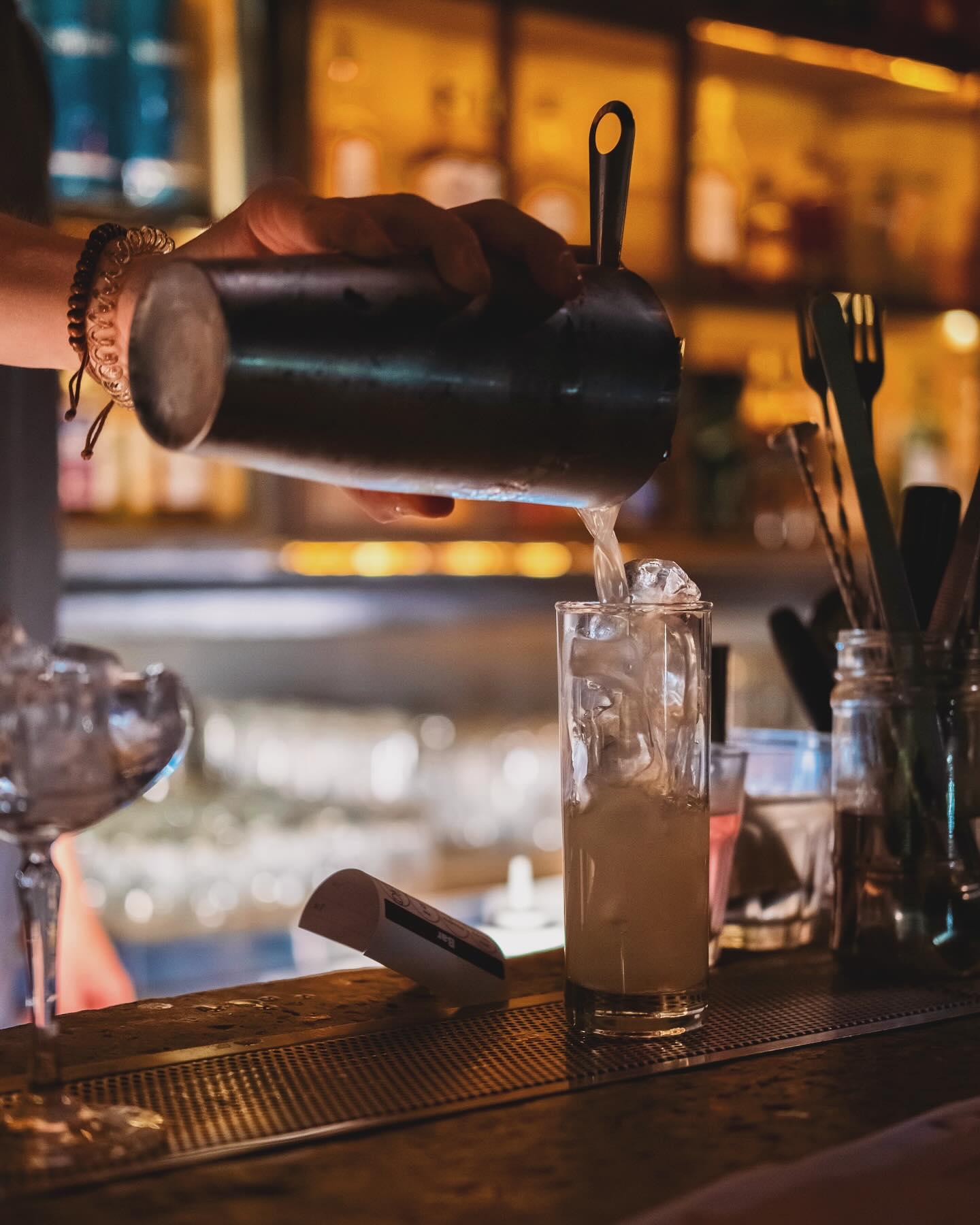 Mix Cocktails & Hidden Bar Scavenger Hunt In Chinatown
