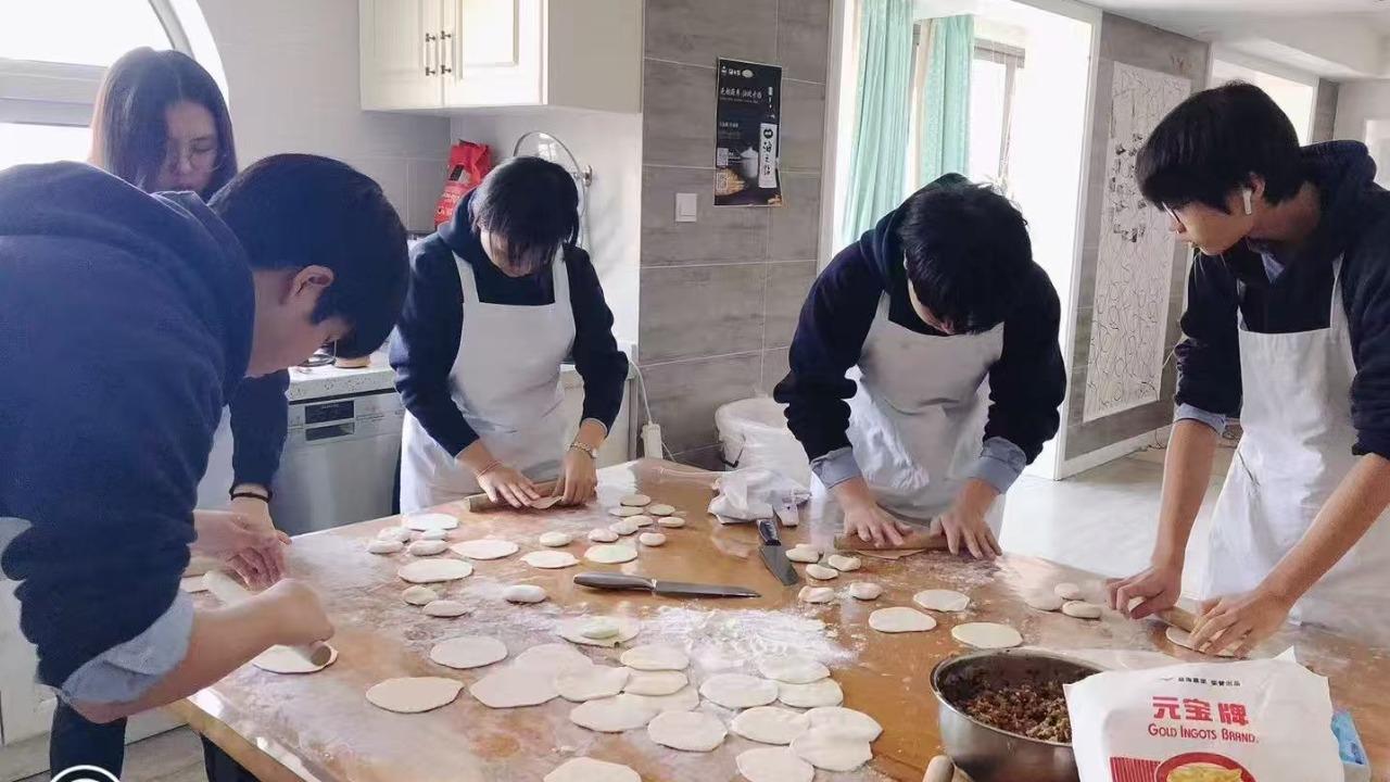 Shanghai: Pan-Fried Bun Cooking Class with Chef 3