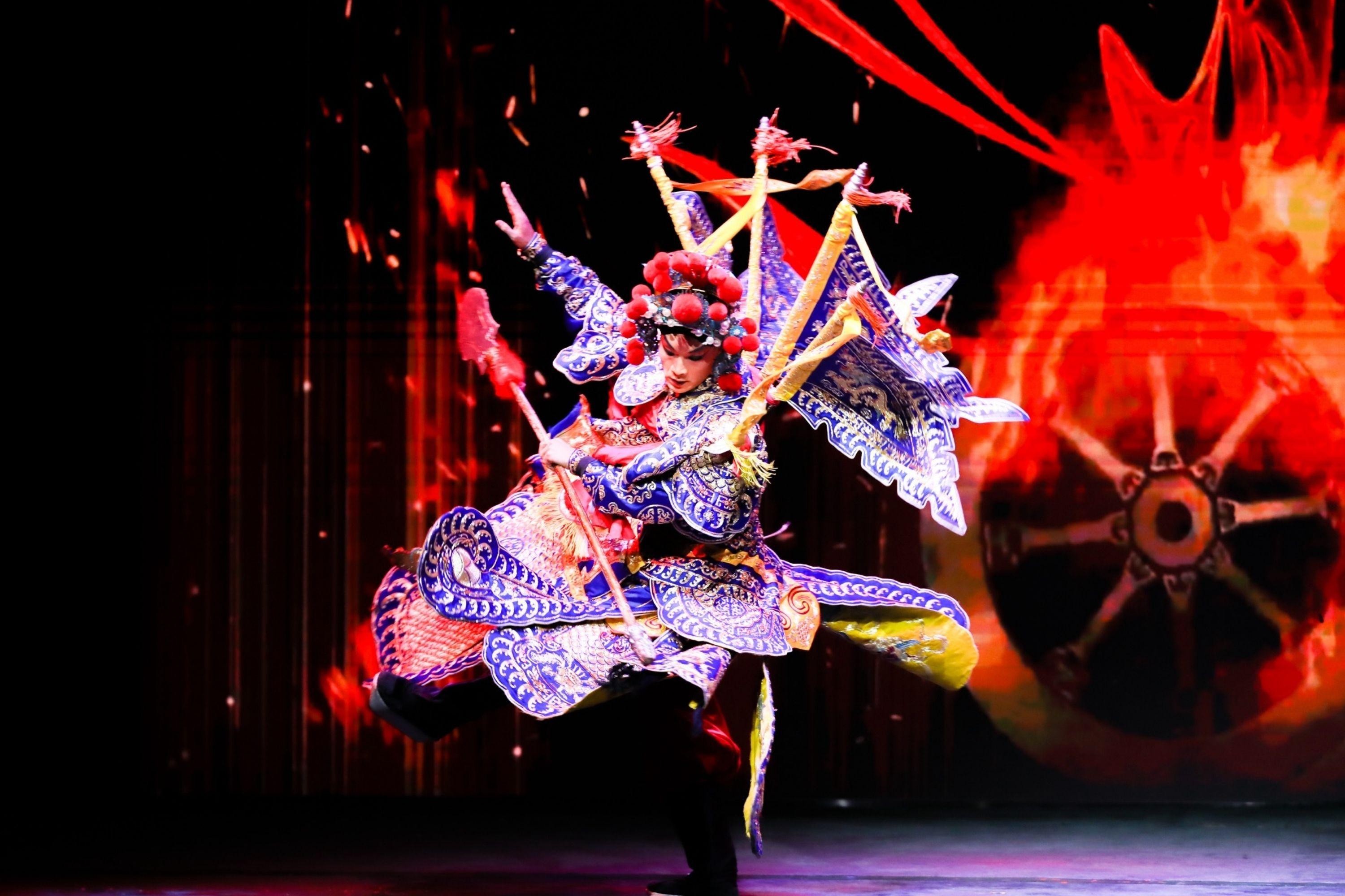 Beijing: Peking Opera Show with Modern Lighting in Qianmen