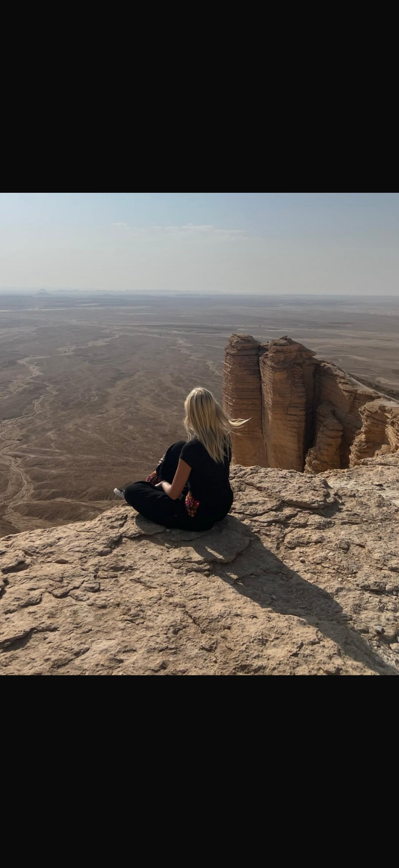 Riyadh: Edge of the World Tour with Snacks and Drinks 2
