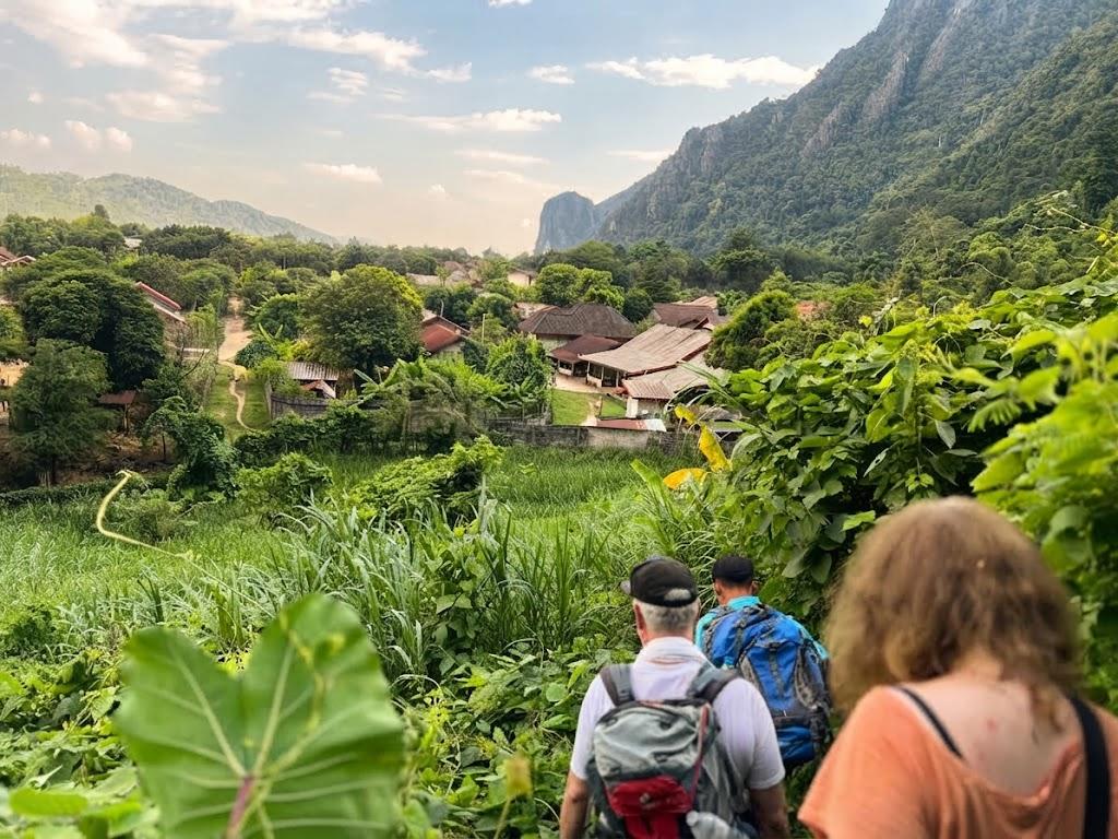 Vang Vieng: Hmong Village Trekking Tour with Picnic Lunch