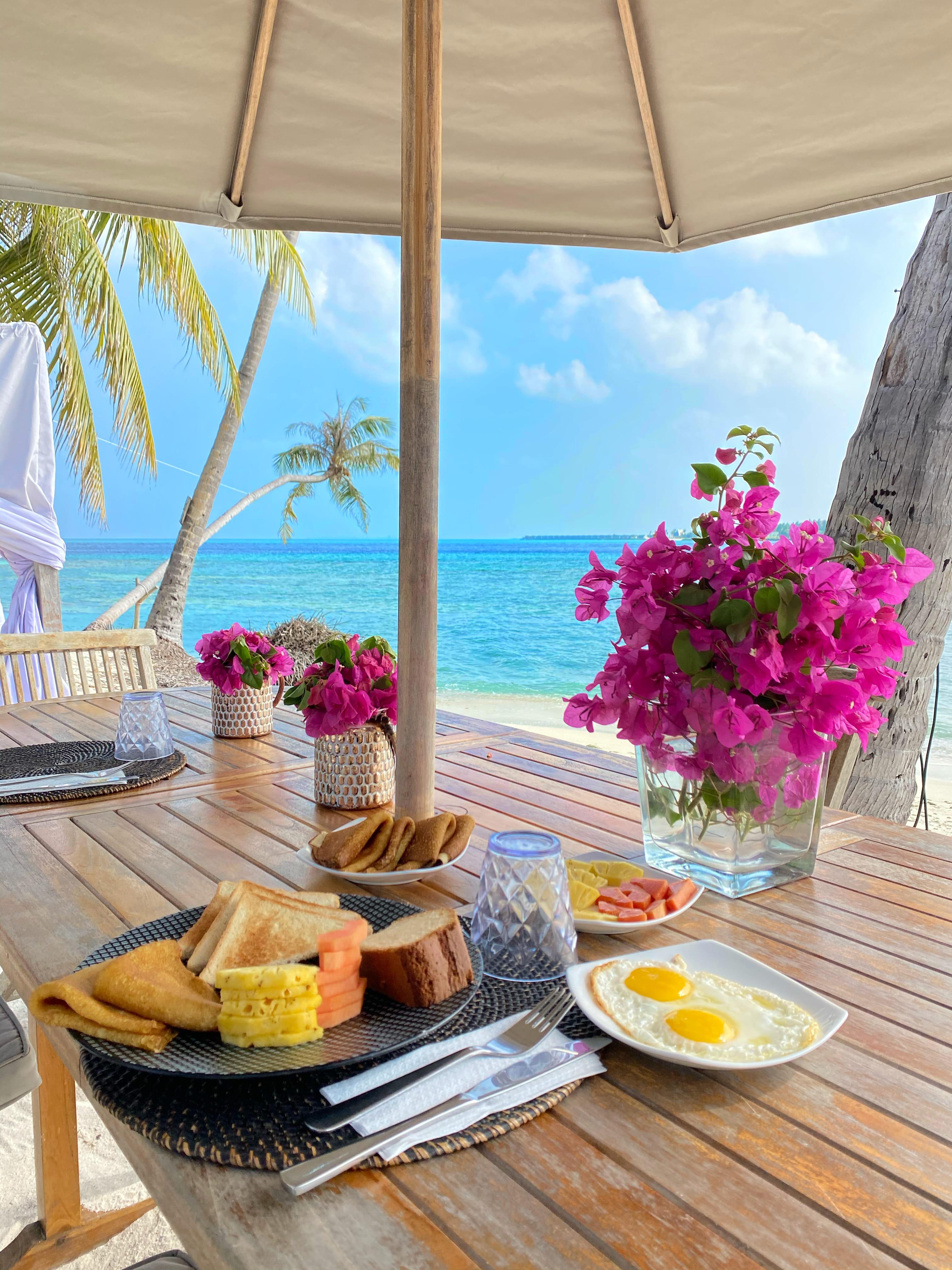 Malé: Thulusdhoo Island Day Trip with Lunch and Snorkeling 2