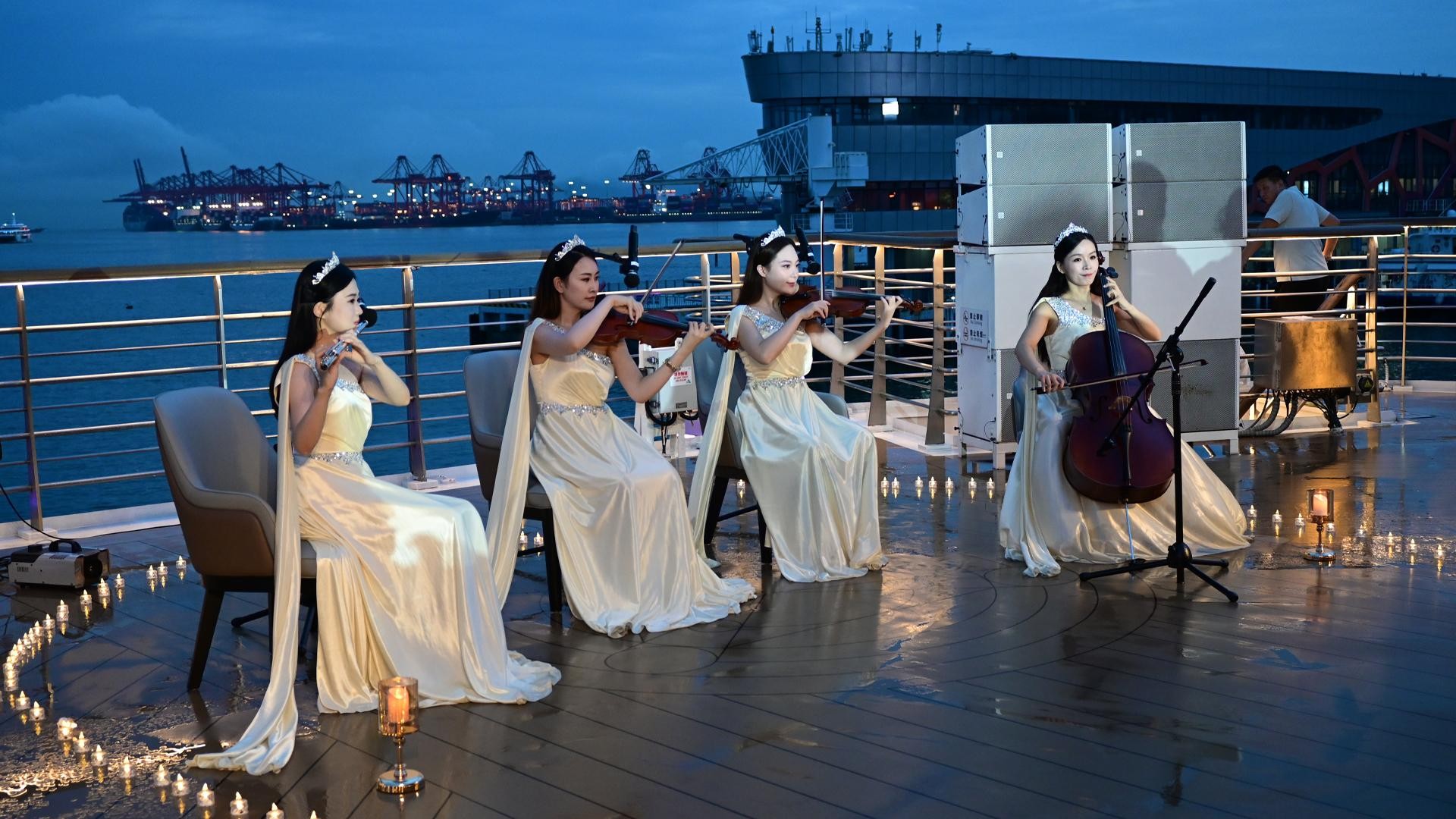Shenzhen: Nantou Ancient Town, Shekou Cruise & Night Tour 3