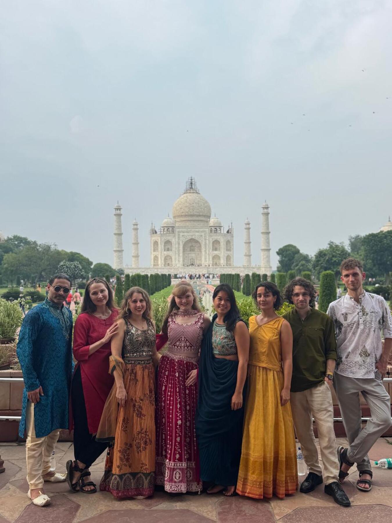 Agra: Taj Mahal Guided Tour with Photography & Rental Saree 3