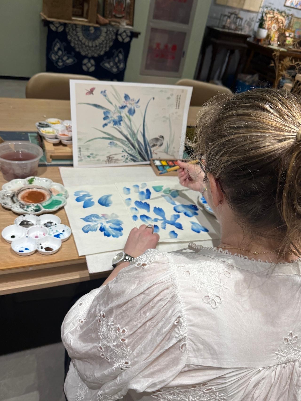 Shanghai: Chinese Ink Wash Fan Painting — 90-Minute Workshop 3