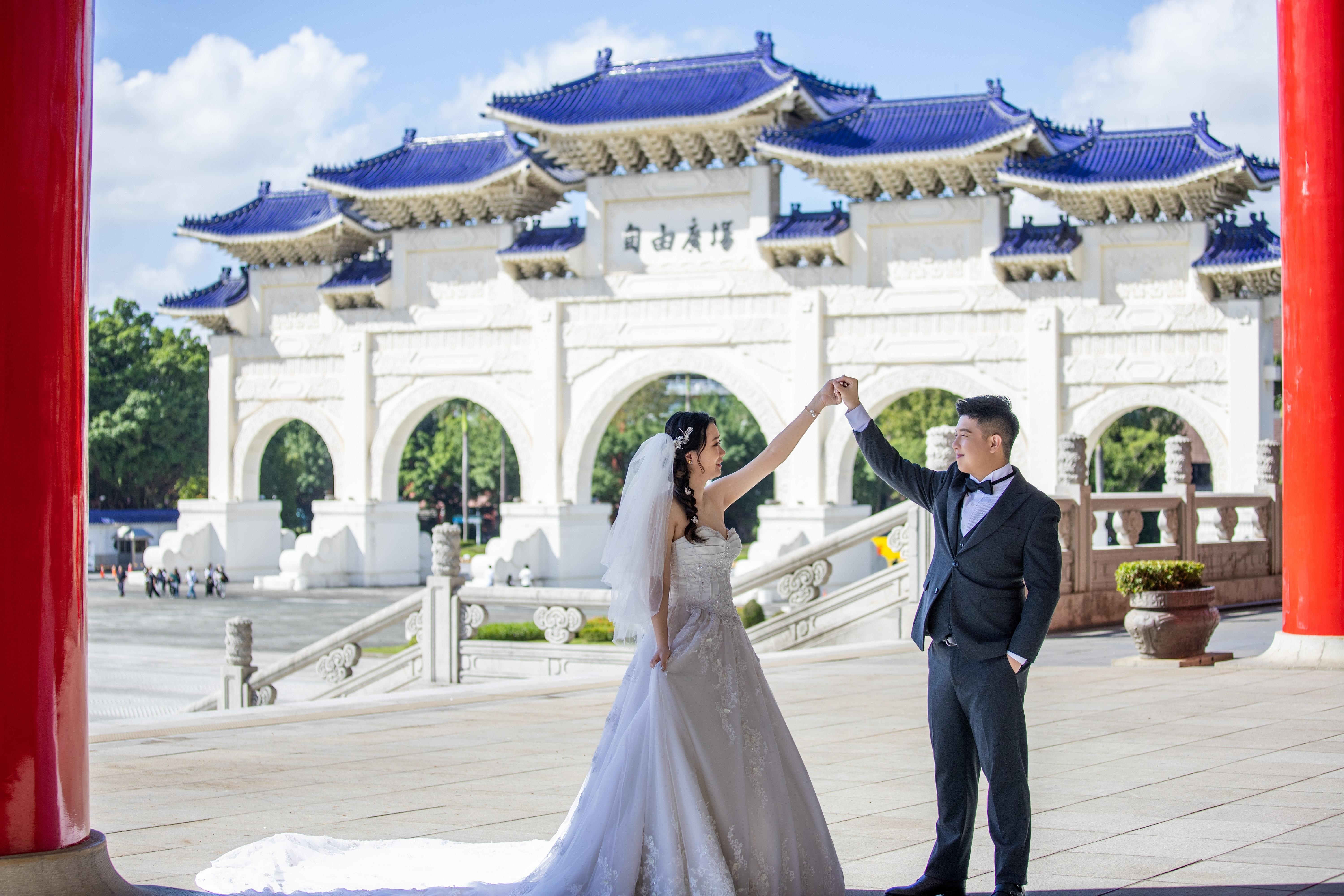 Taipei: Wedding Photoshoot with Professional Photographer