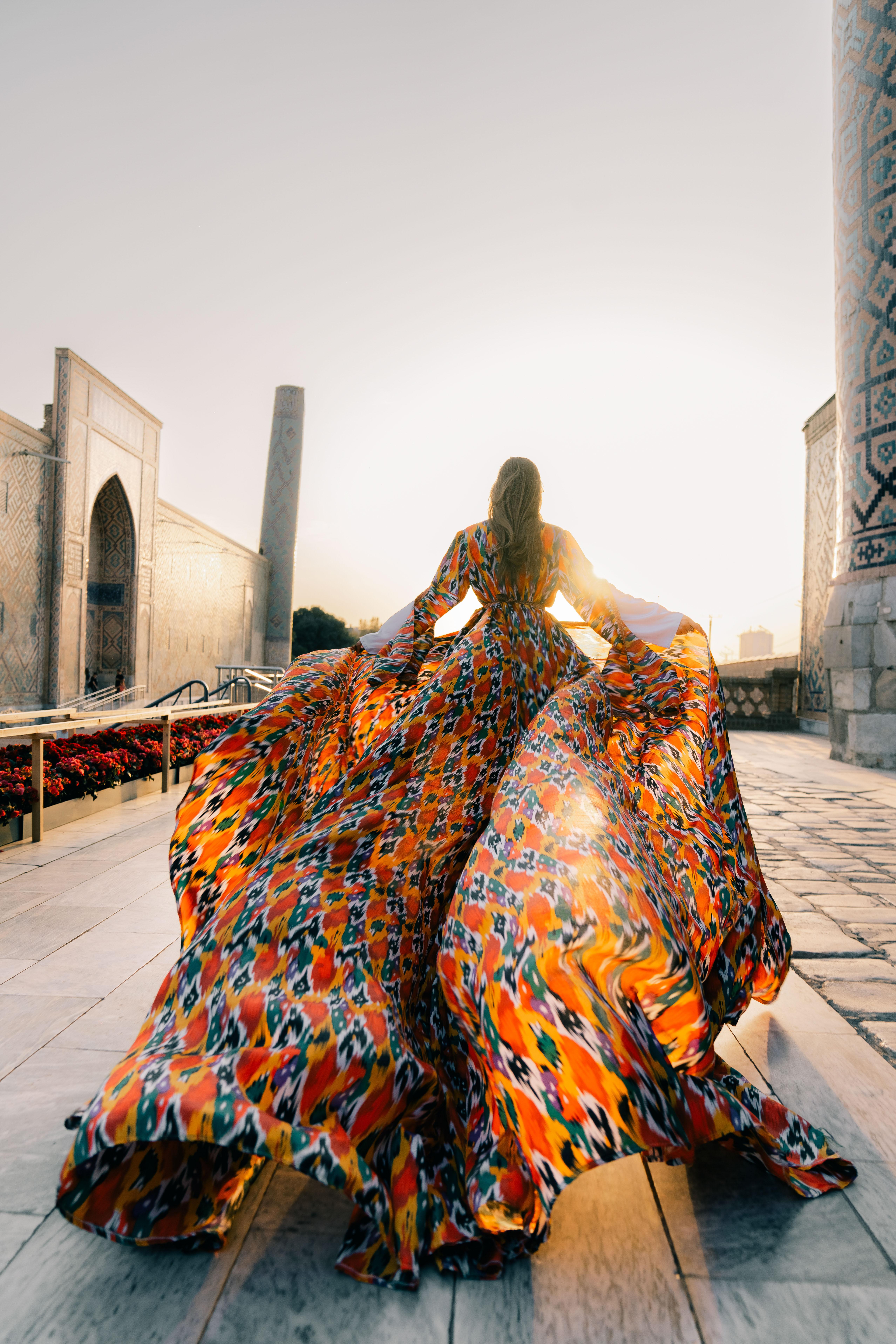 Samarkand: Private photoshoot in flying dresses
