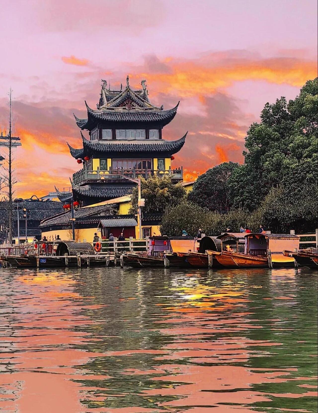 Shanghai: Zhujiajiao Water Town Day Trip with Boat Ride 2