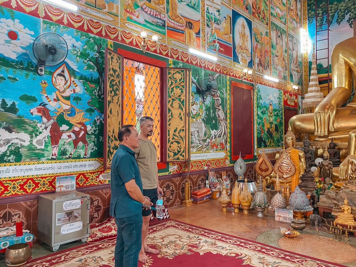 Vientiane: Five-Temple Walking Tour of Buddhist Art 2
