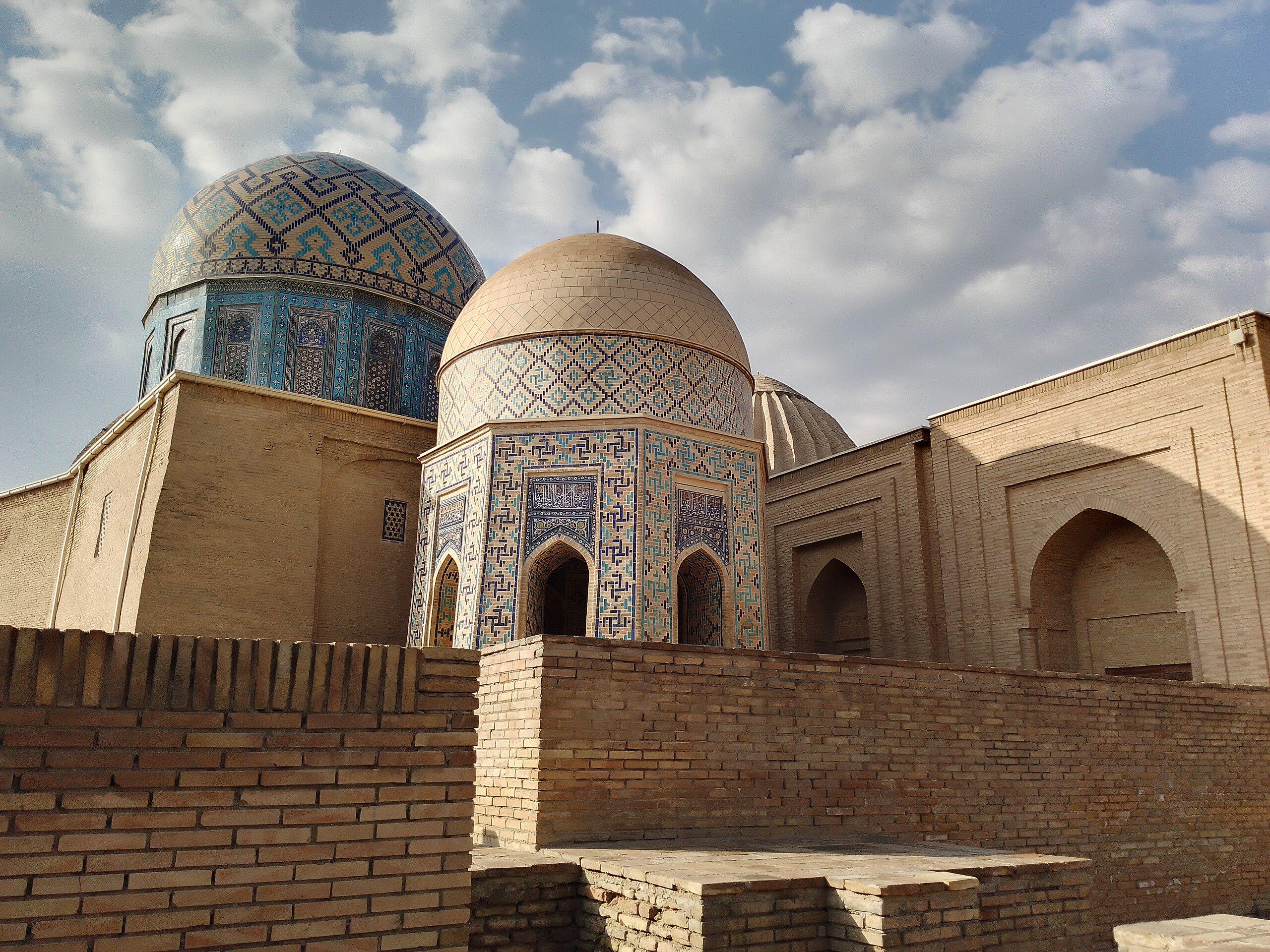 Shahi Zinda Complex Guided Tour with a Local Expert 2