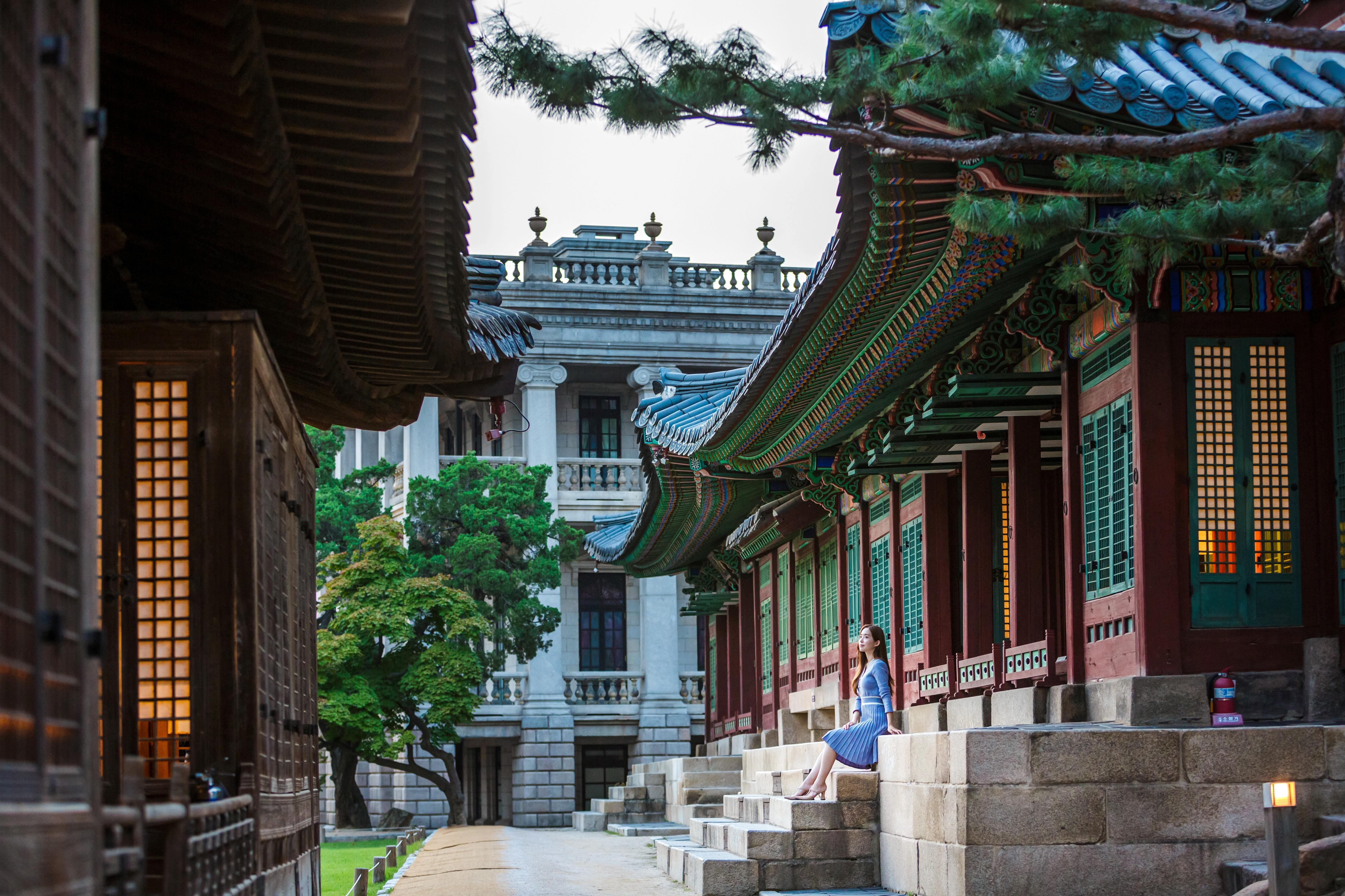 Seoul: Deoksugung Palace Night Tour 3