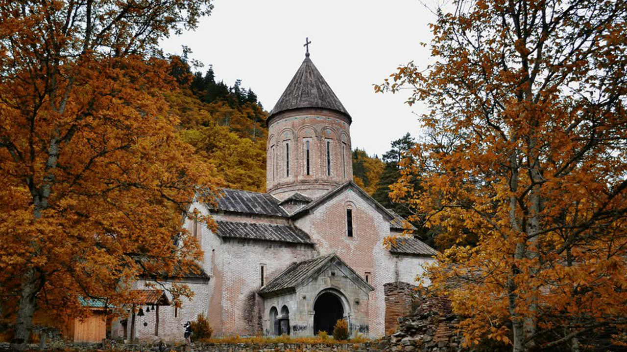 Caves, Castles & Nature: 2-Day Vardzia and Borjomi Tour 3
