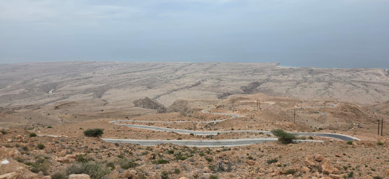Muscat: Wadi Al Jahal & Bimmah Sinkhole Day Trip 3
