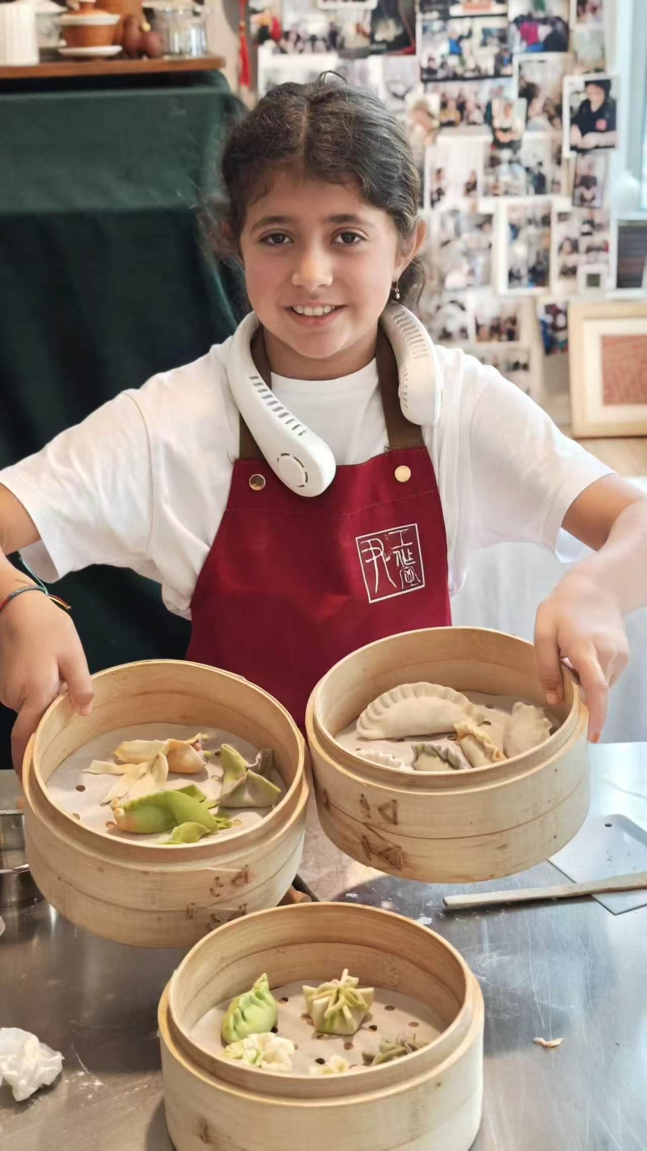 Shanghai:Art Steamed Dumpling Making in Shanghai style Lane