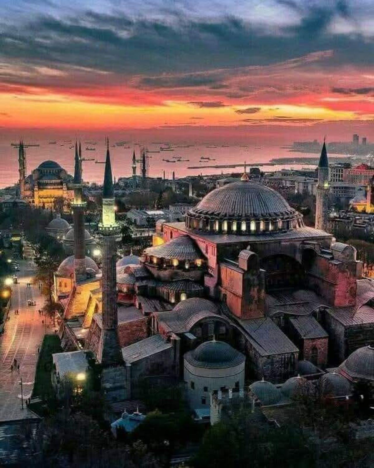Istanbul Old City Walking Tour: Hagia Sophia & Blue Mosque