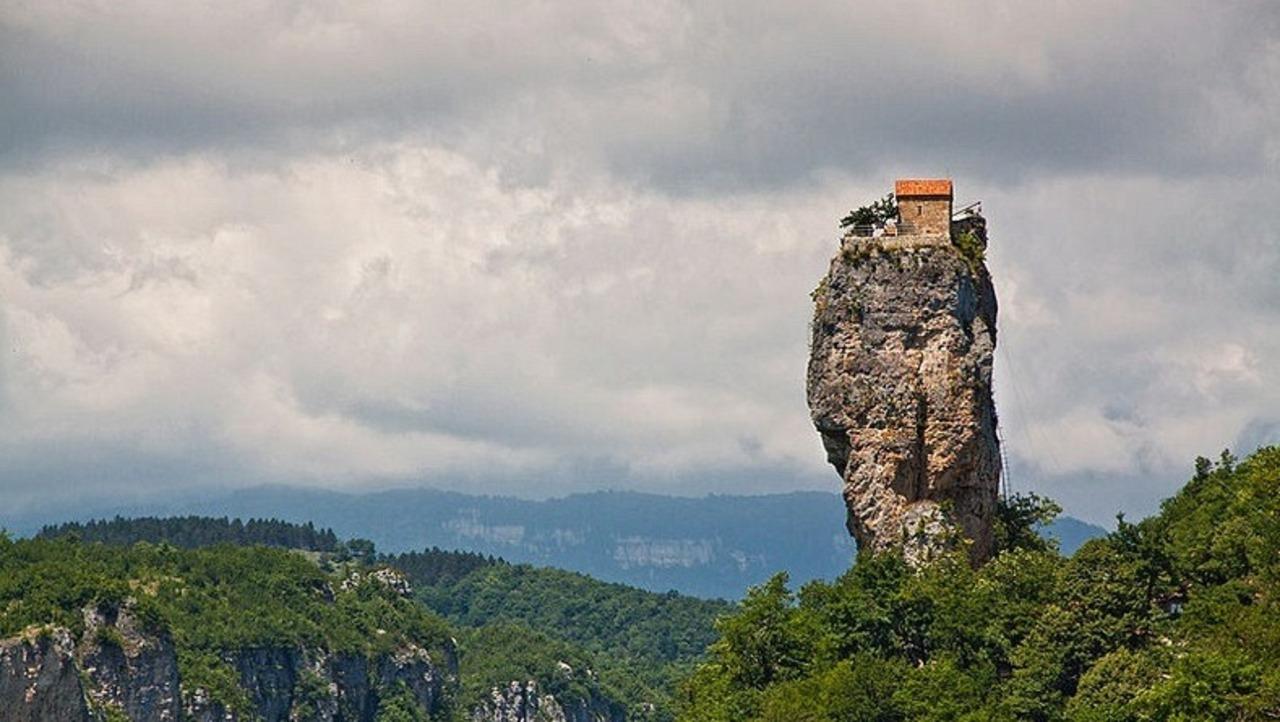 7-Day Georgia Tour with Wine, Mountains, Canyons & Meals 2