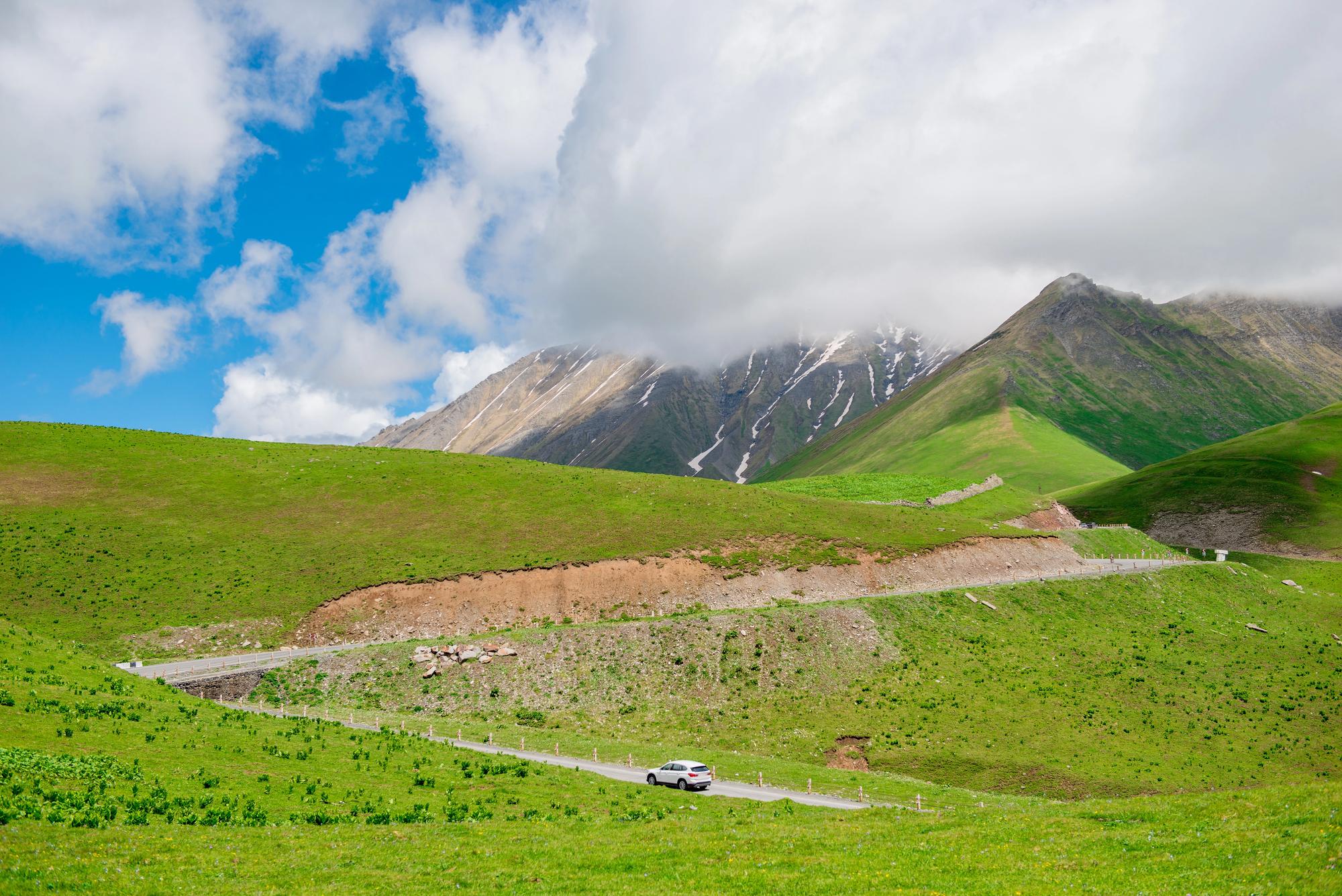 From Tbilisi: Kazbegi, Gergeti & Gudauri Mountain Journey