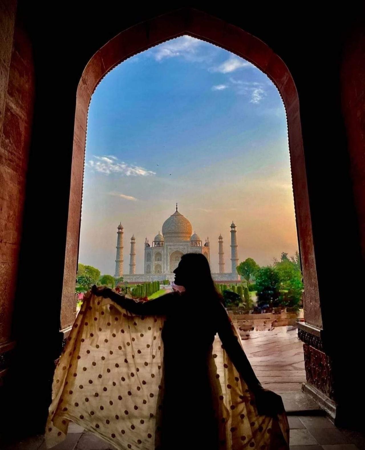 From Agra: Taj Mahal Tour Professional Photographer & Guide