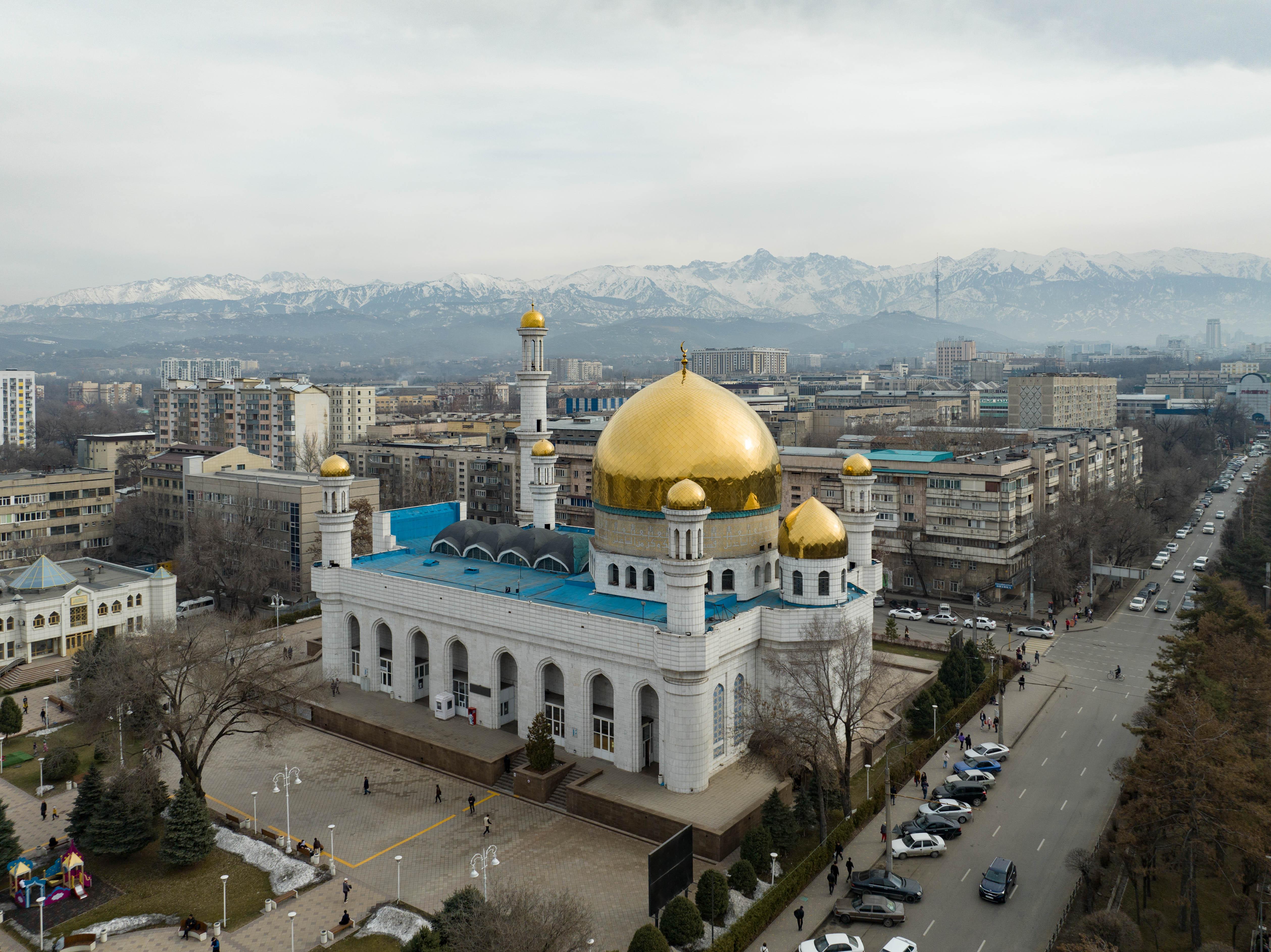Almaty: City Tour with Green Bazaar Visit 3