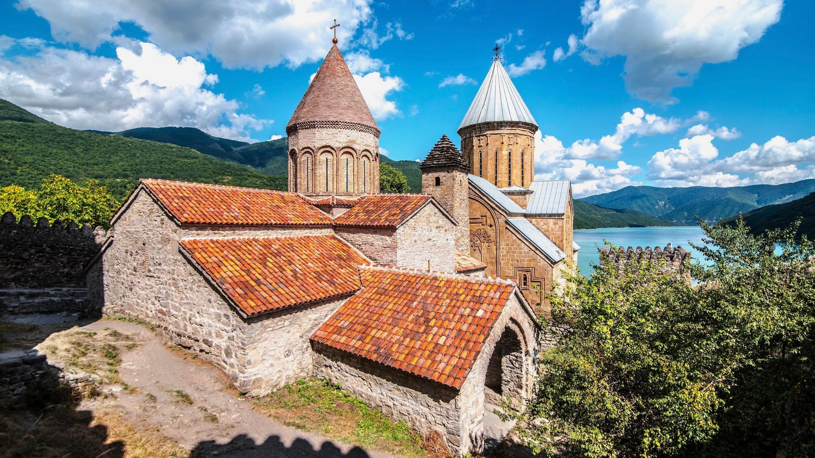 Tbilisi: Gudauri and Kazbegi Day Trip Including 4WD 3