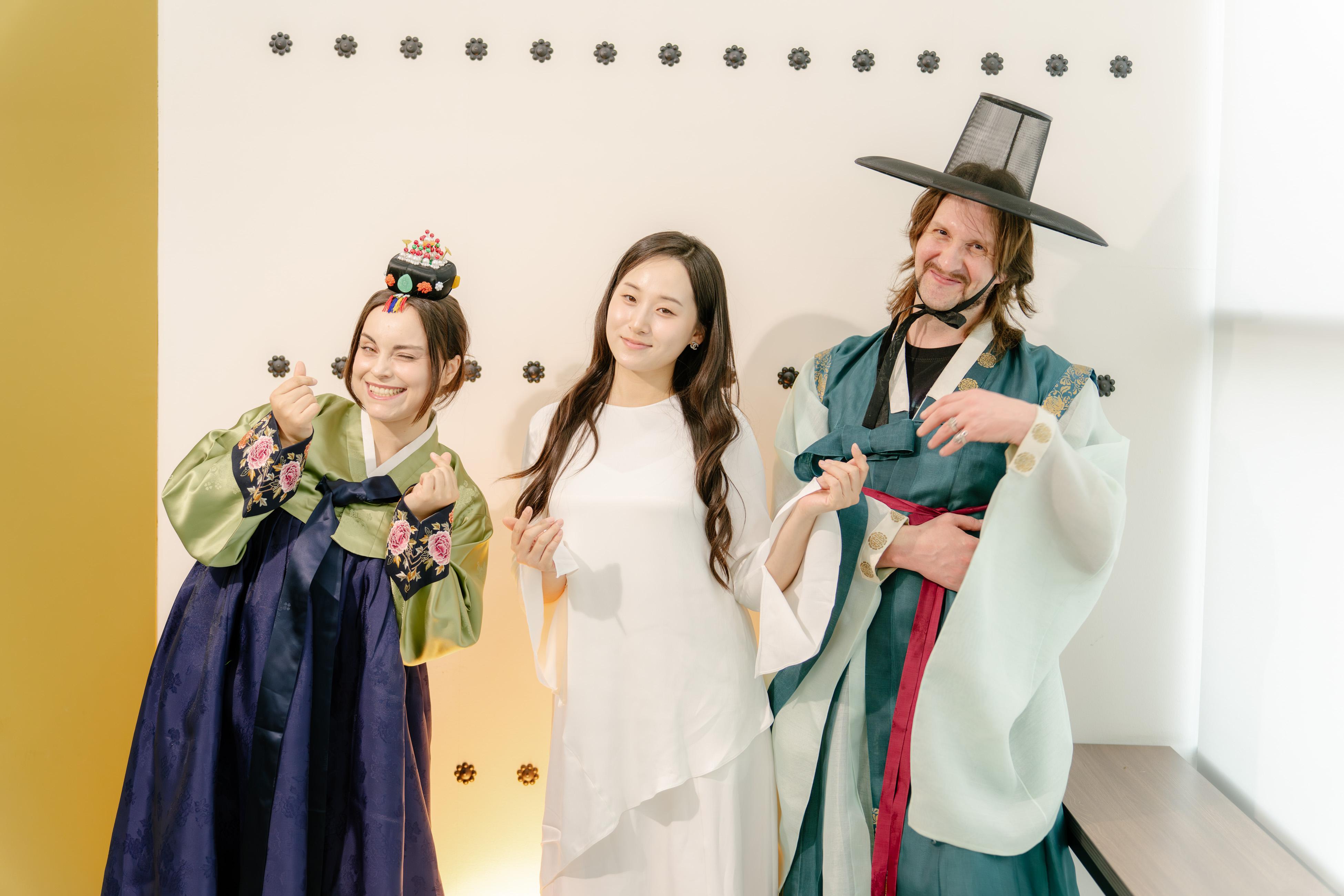 Seoul: "Onggi Concert" K-Music & Hanbok Experience 3