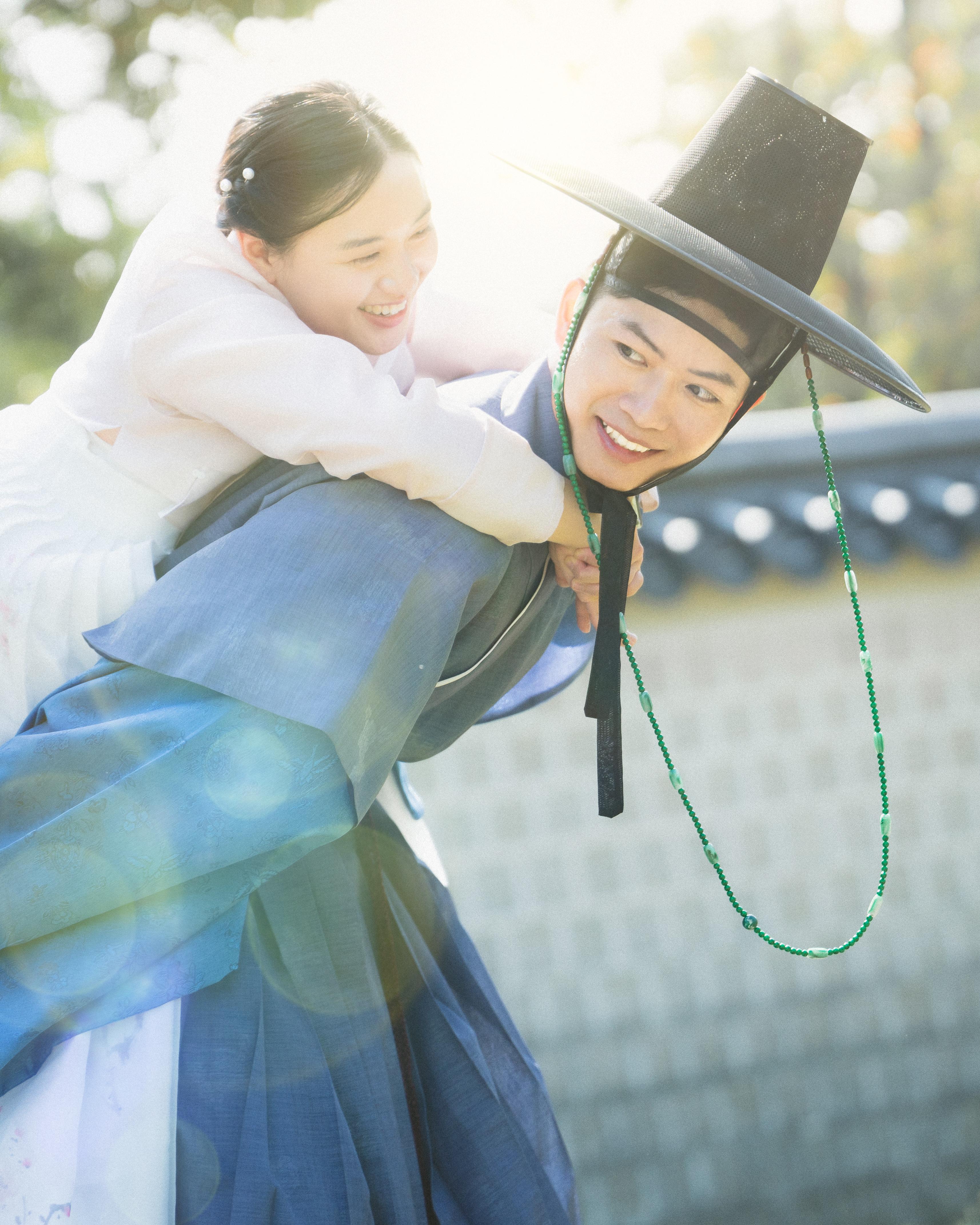 Seoul: Professional Hanbok Photography at Gyeongbok Palace 2