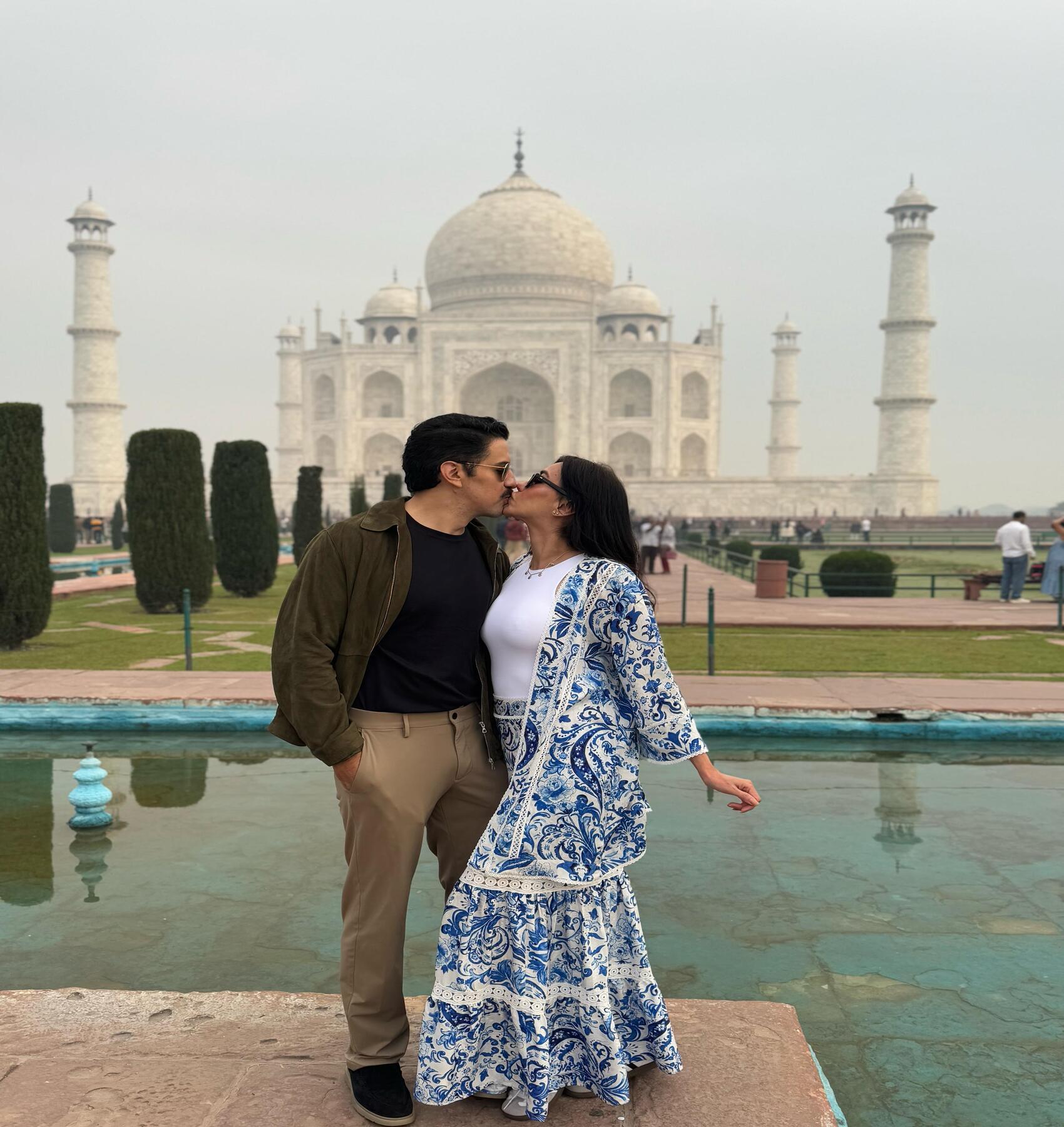 From Delhi: Taj Mahal & Agra Day Tour with Fatehpur Sikri 2