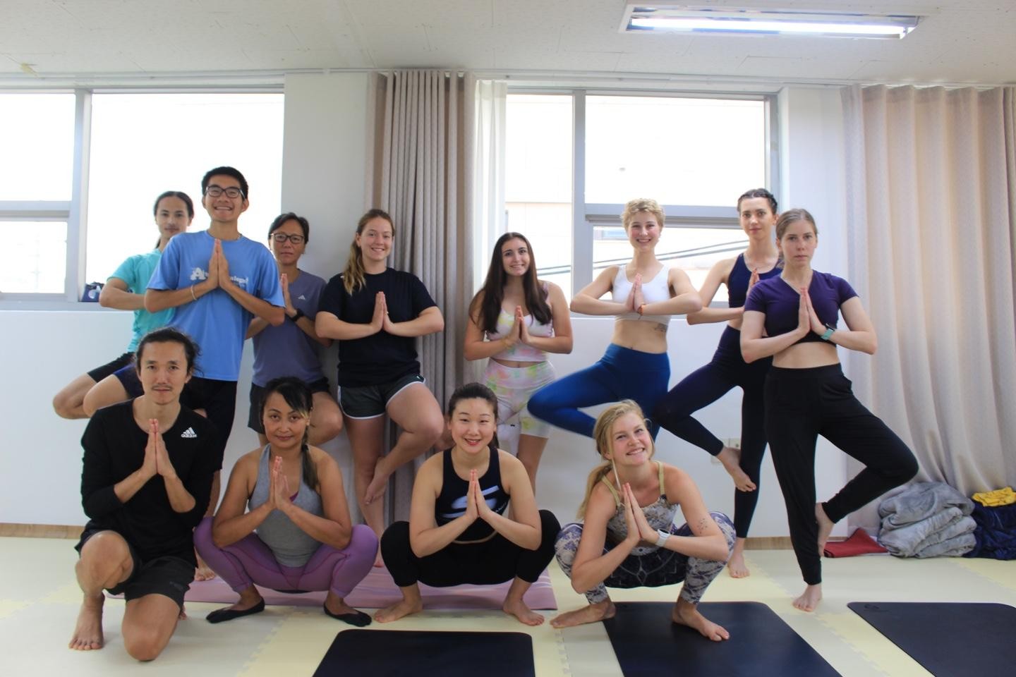 Seoul: Yoga Class and Cheonggye Stream Walk