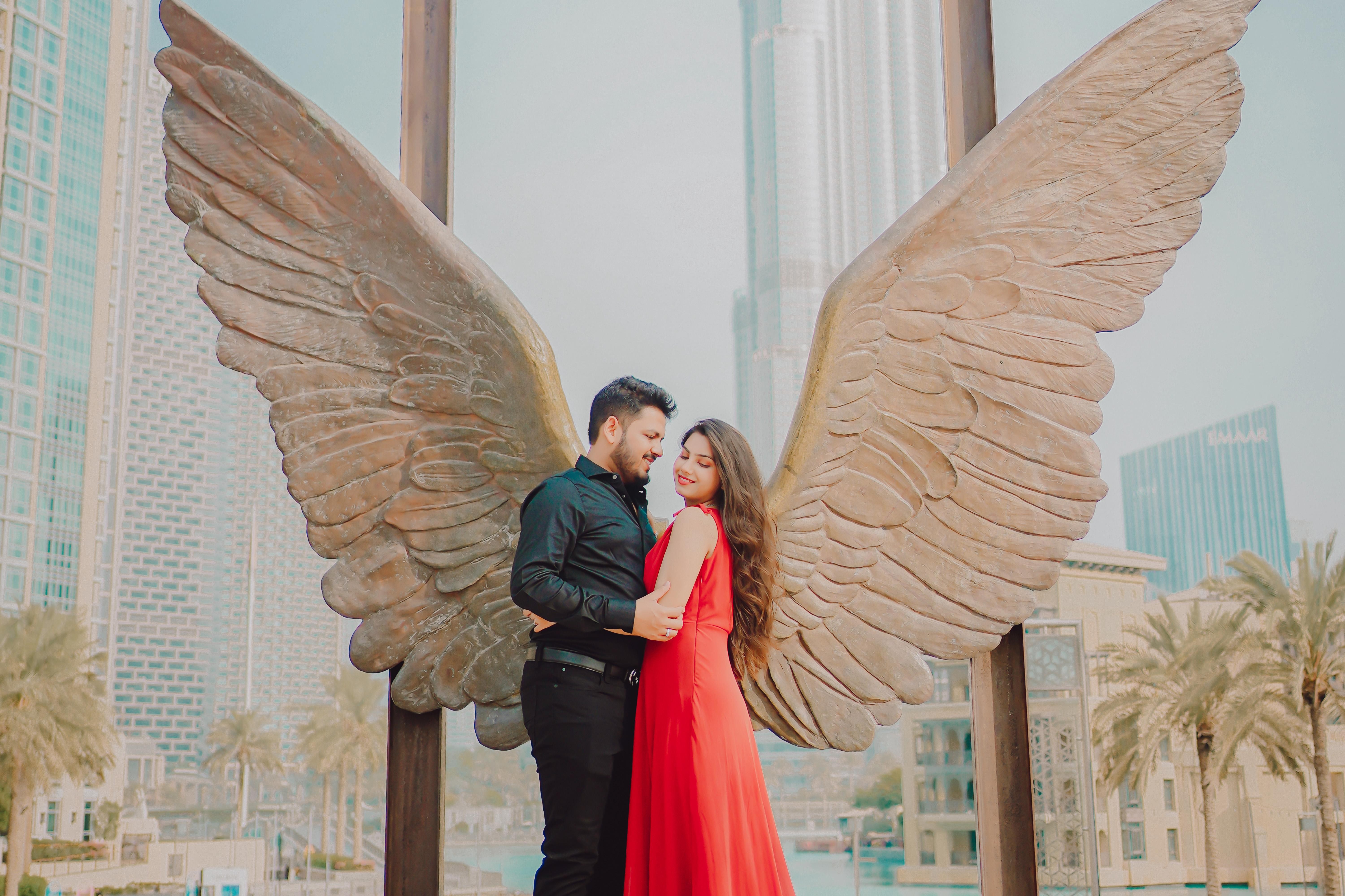 Dubai: Iconic Burj Khalifa Pre-Wedding Photoshoot