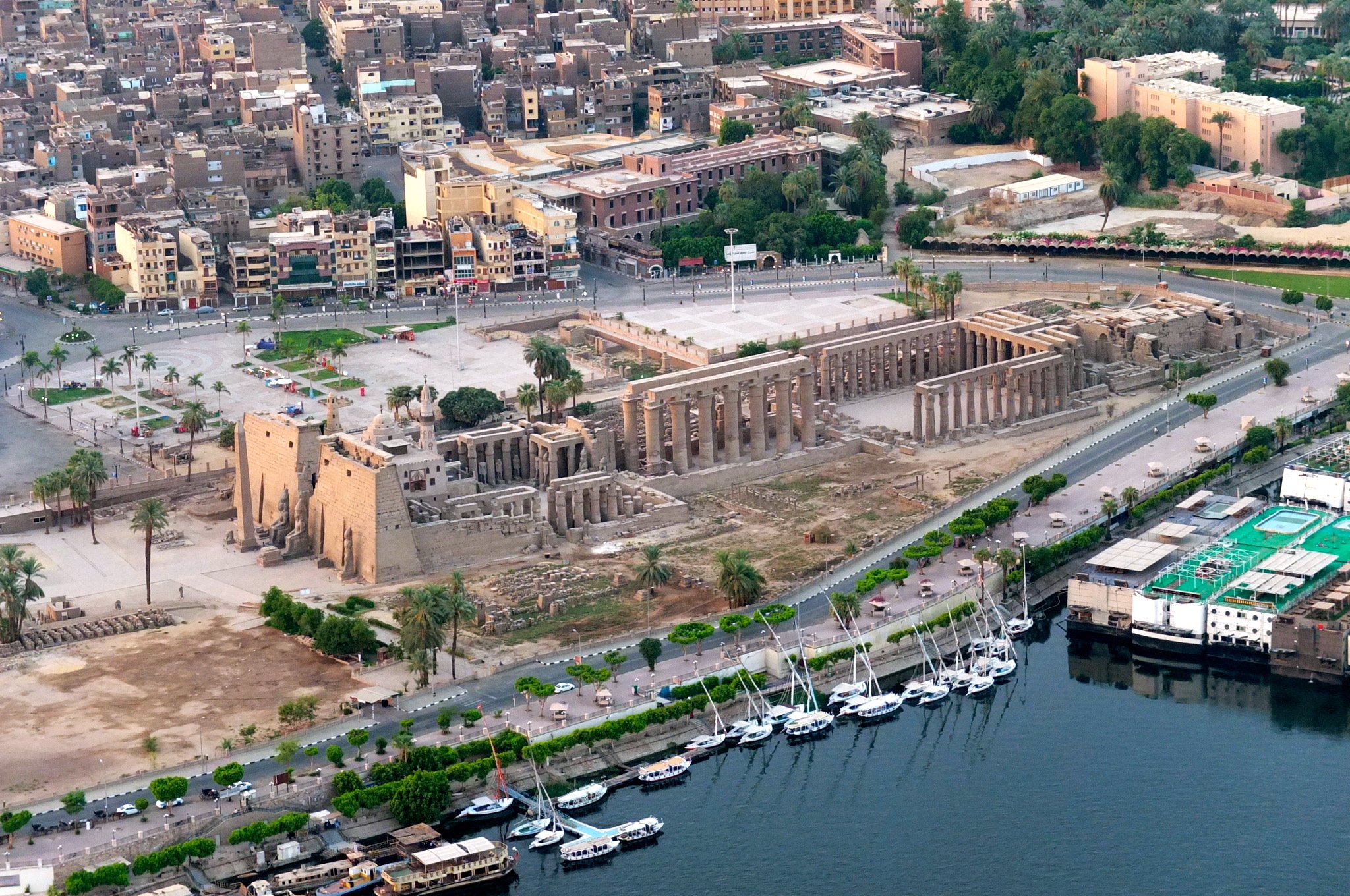 Luxor: Hot Air Balloon Ride with Full-Day Sights Tour - Luxor Hot Air (Photo 3)