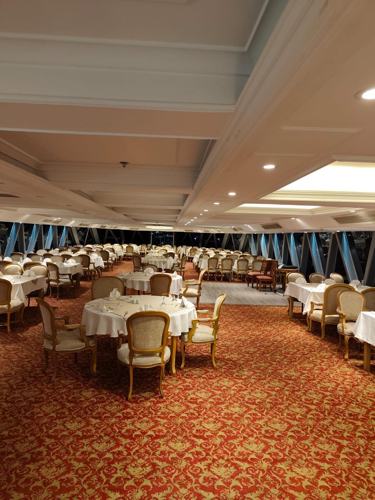 Cairo: Luxury Nile Onyx Dinner Cruise, Belly Dance & Shows - Cairo Nile Onyx (Gallery Photo 8)