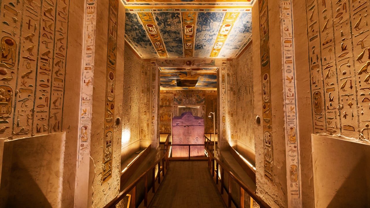 Luxor: Medinet Habu, Deir el-Medina & Valley of Queens Tour - Luxor Medinet Habu (Photo 5)