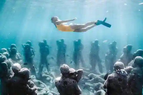 2. Gili Meno