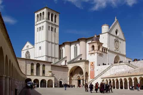 The BEST Cortona Bus minivan tours 2024 FREE Cancellation