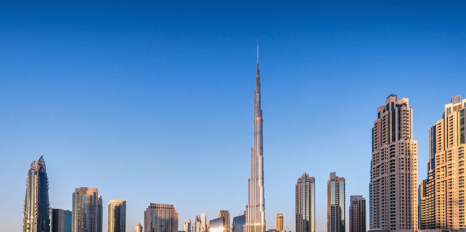 Young people burj khalifa hi-res stock photography and images - Alamy