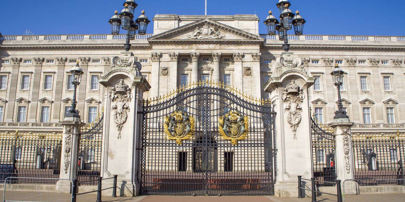 Buckingham Palace, London - Book Tickets & Tours | GetYourGuide