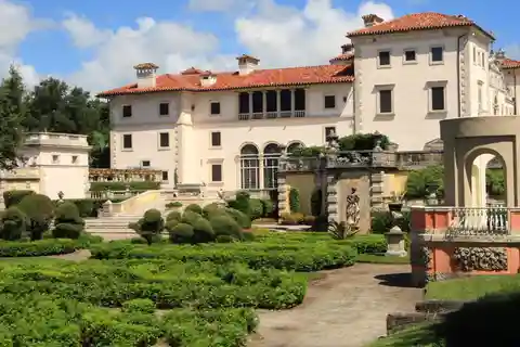 10. Vizcaya Museum & Gardens
