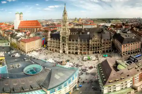 10. Marienplatz