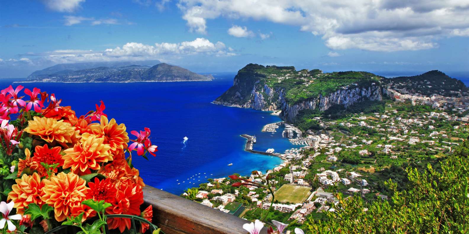 Capri Travel Guide: Explore The Beautiful Island w/ These Tips