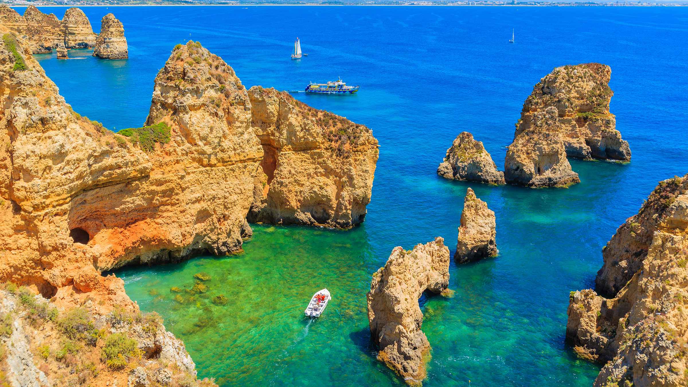 best time to visit alvor portugal