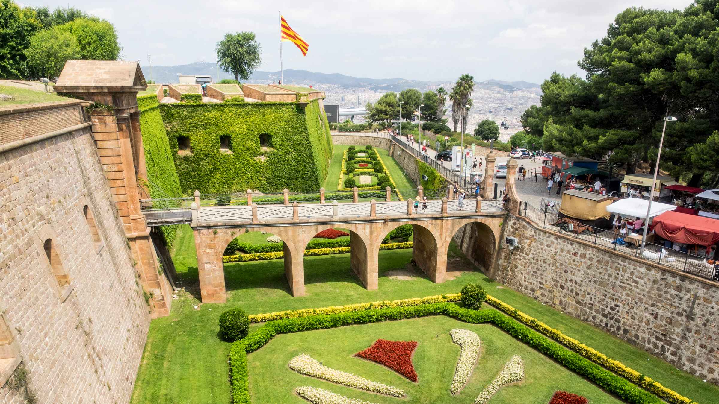 montjuic free tour