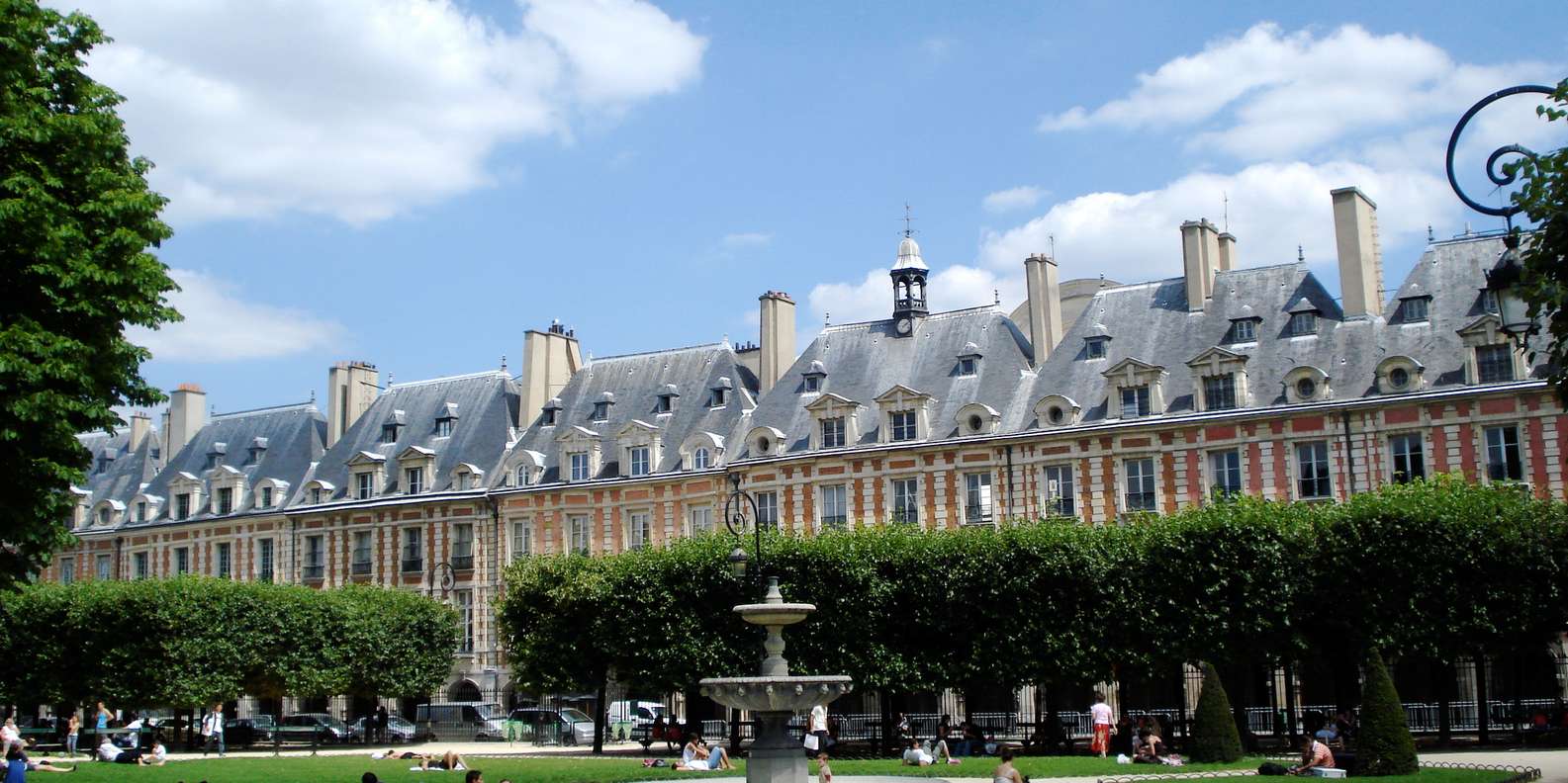 Beste Croissants Baguettes Und Geb Ck Place Des Vosges