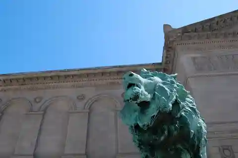 4. Art Institute of Chicago